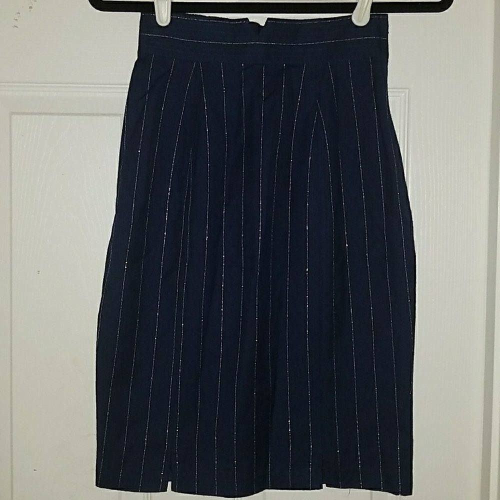 Memphis navy silver pinstriped skirt Sz. S NWT